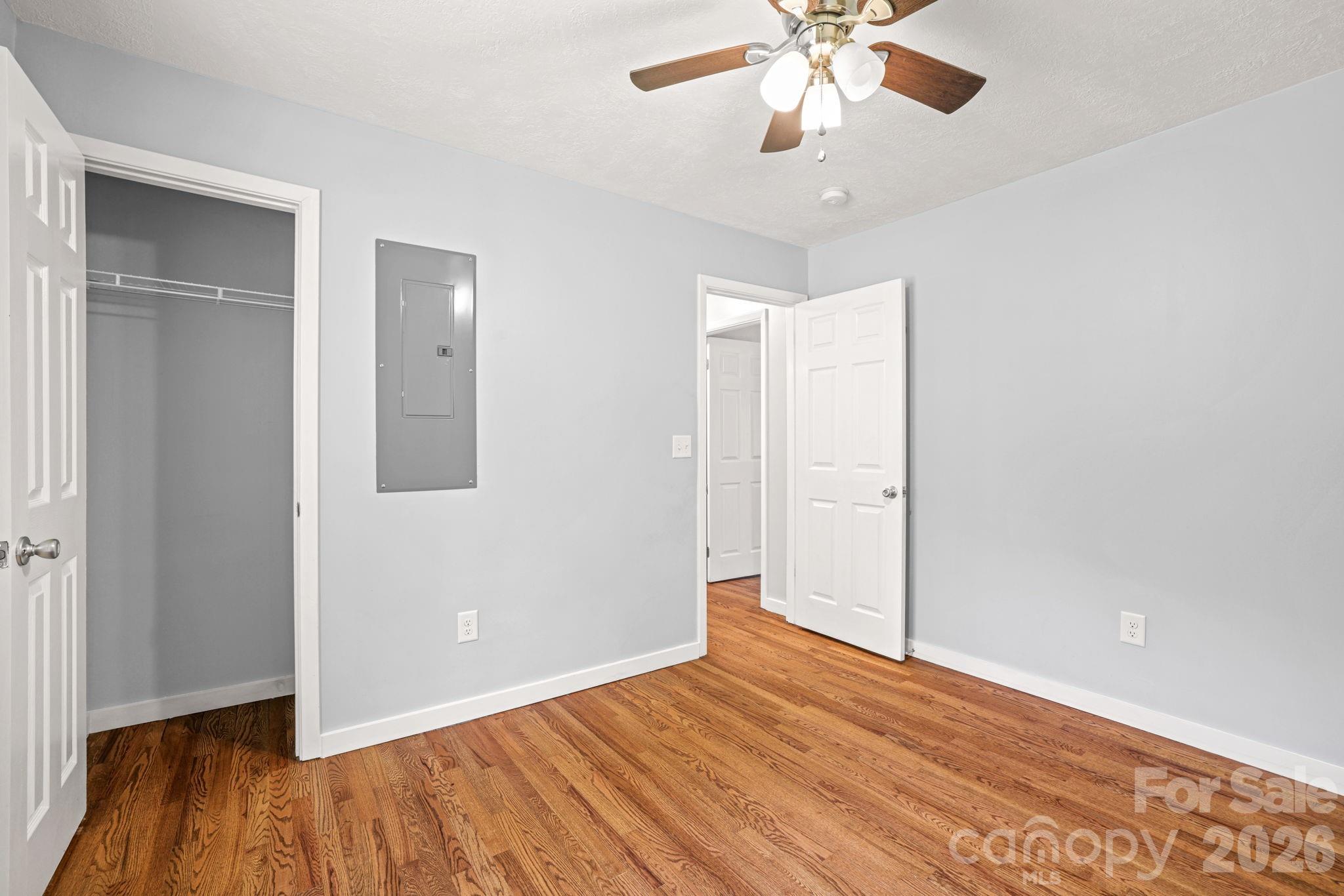 Hickory Knoll - Residential