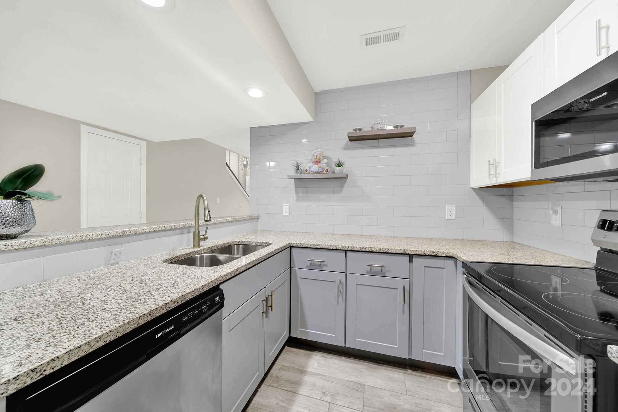 Brookside Townhouses - Residential