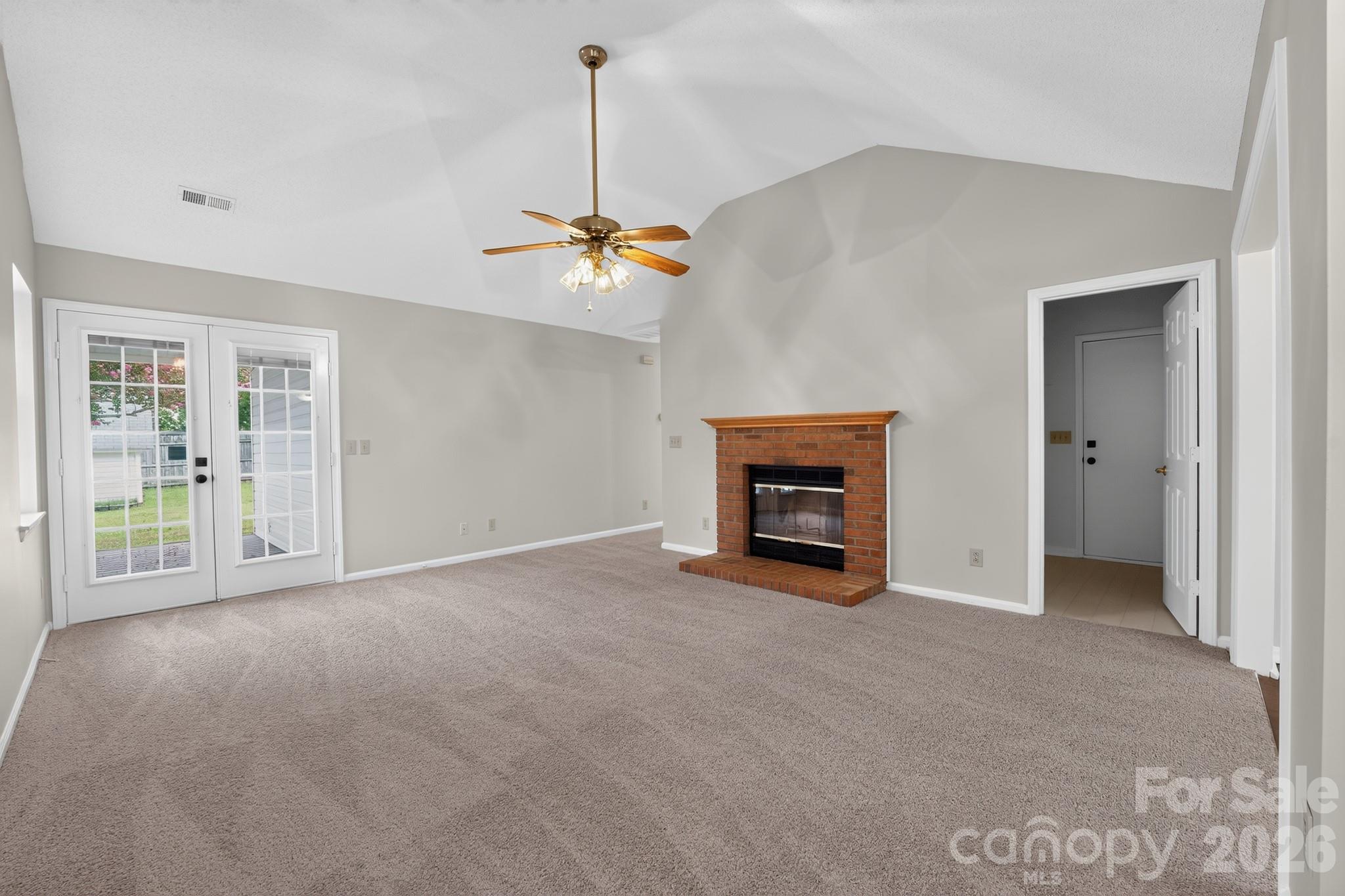 556 Viking Drive SW