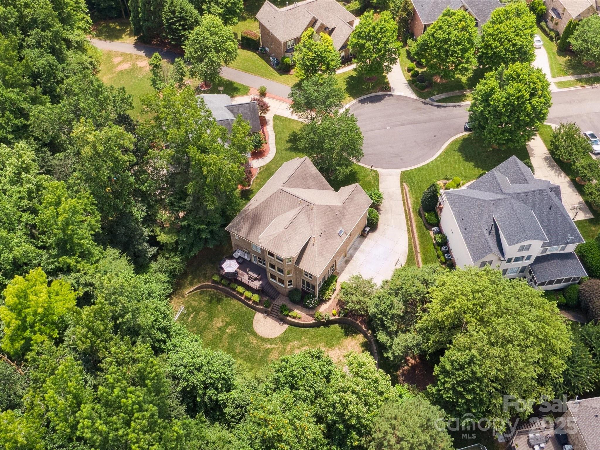 2103 Lytton Lane