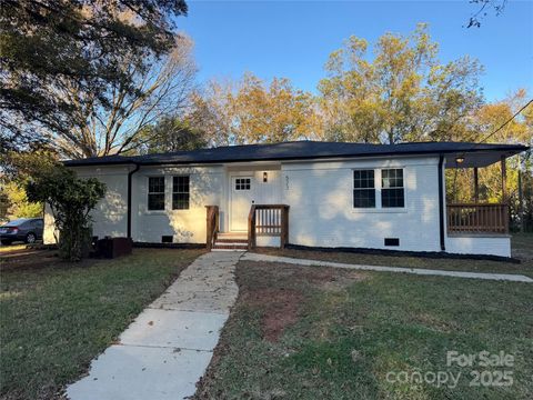 Photo of 523 Biltmore Street, Mooresville, NC 28115 (MLS # 4319280)