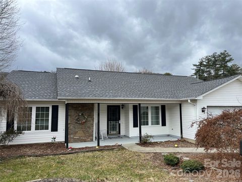 532 Woodfield Lane Hendersonville NC 28791