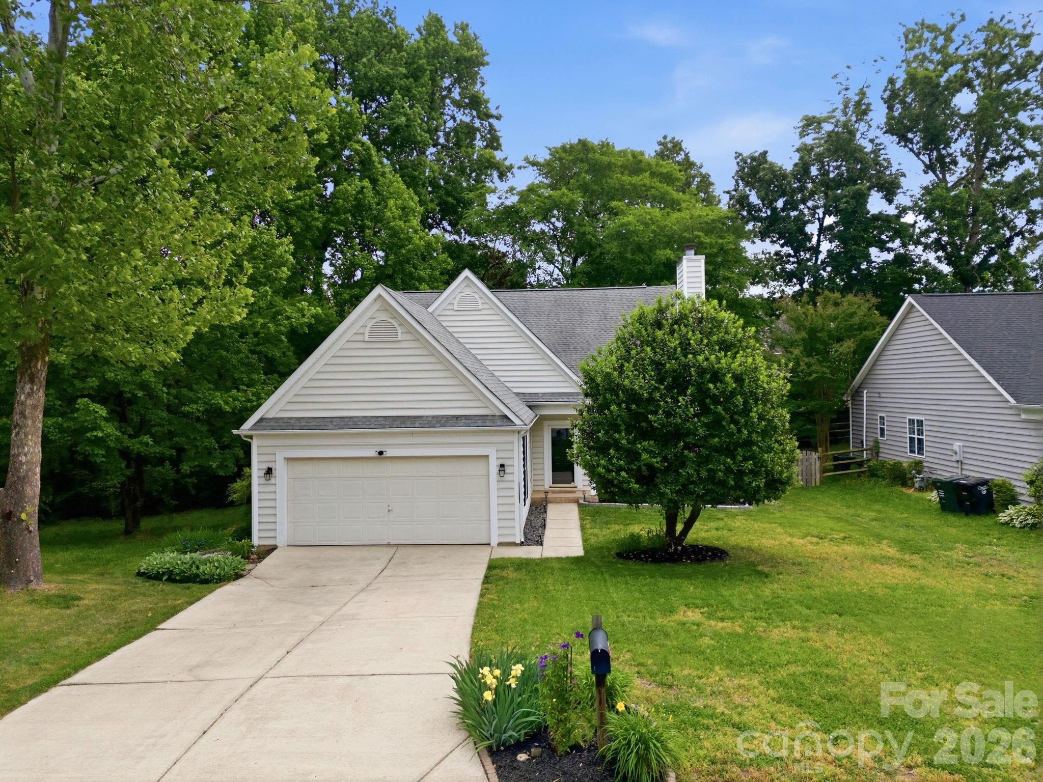 598 Viking Place SW