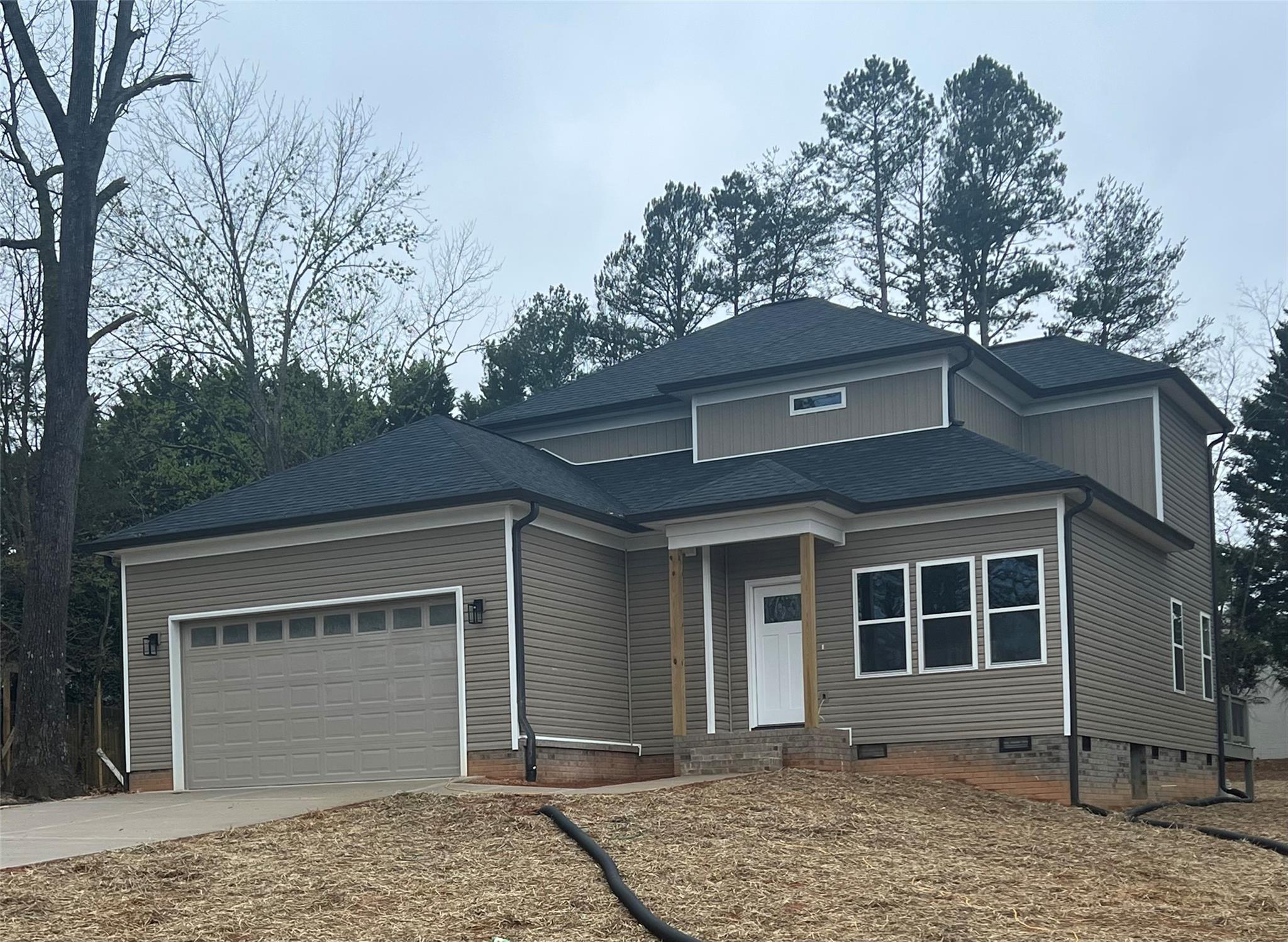 Photo 1 of 15 — 2069 25th Street Drive NE, Hickory, NC 28601