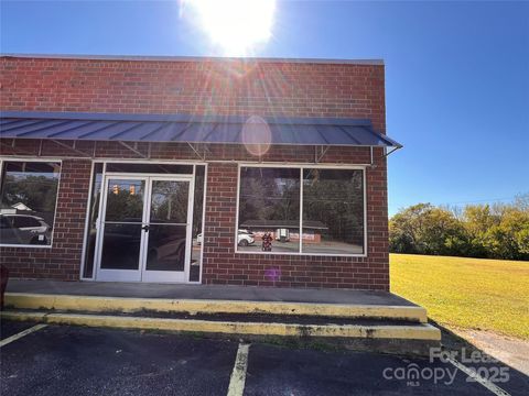 Photo of 401 1st Street W, Conover, NC 28613 (MLS # 4311935)