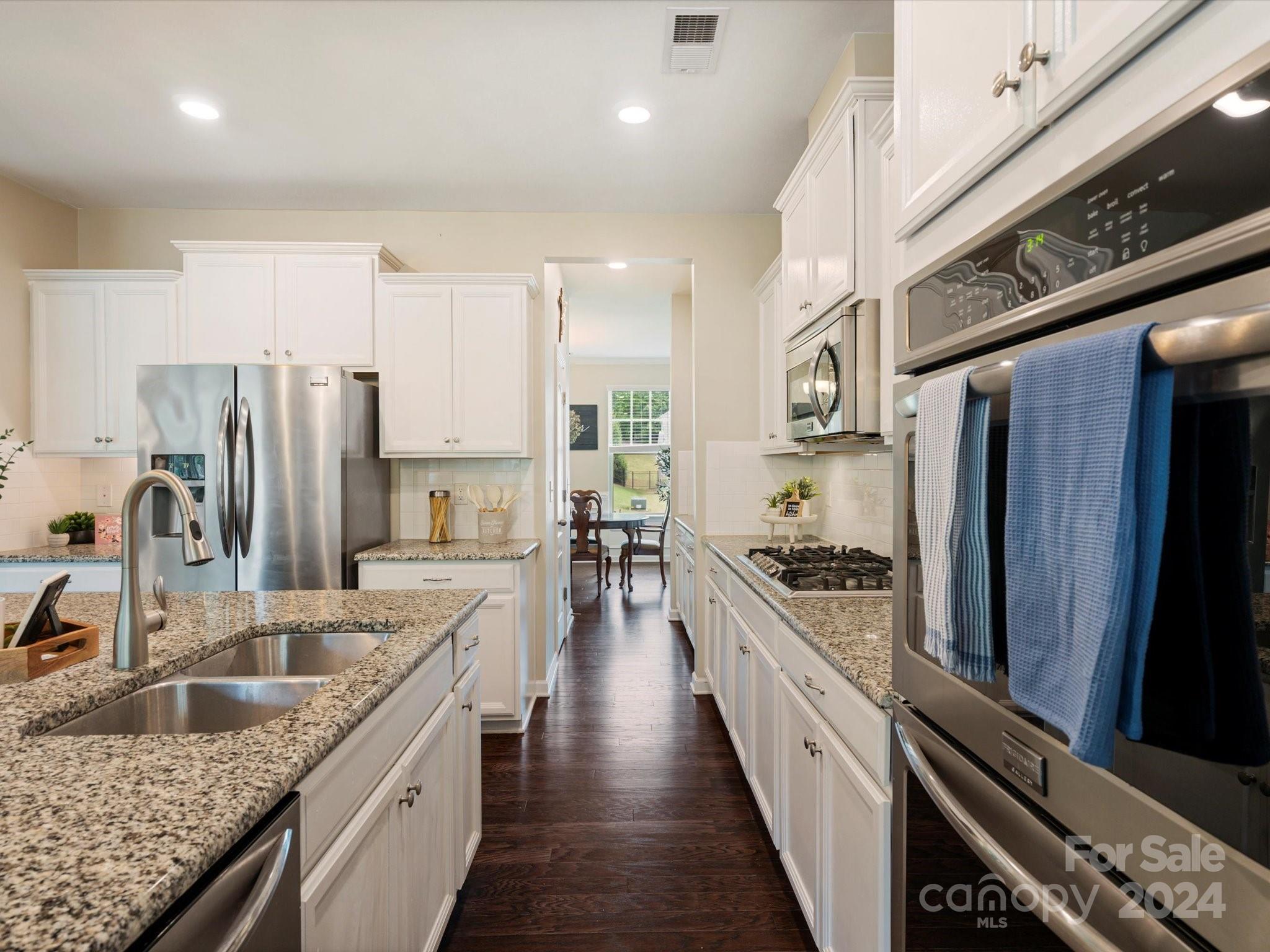 The Retreat At Rayfield - Residential