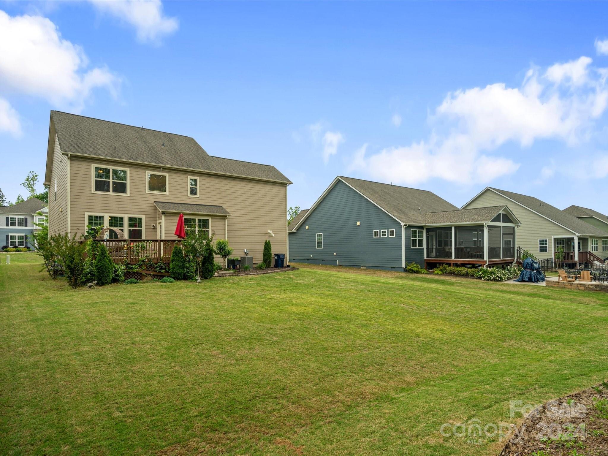 The Retreat At Rayfield - Residential