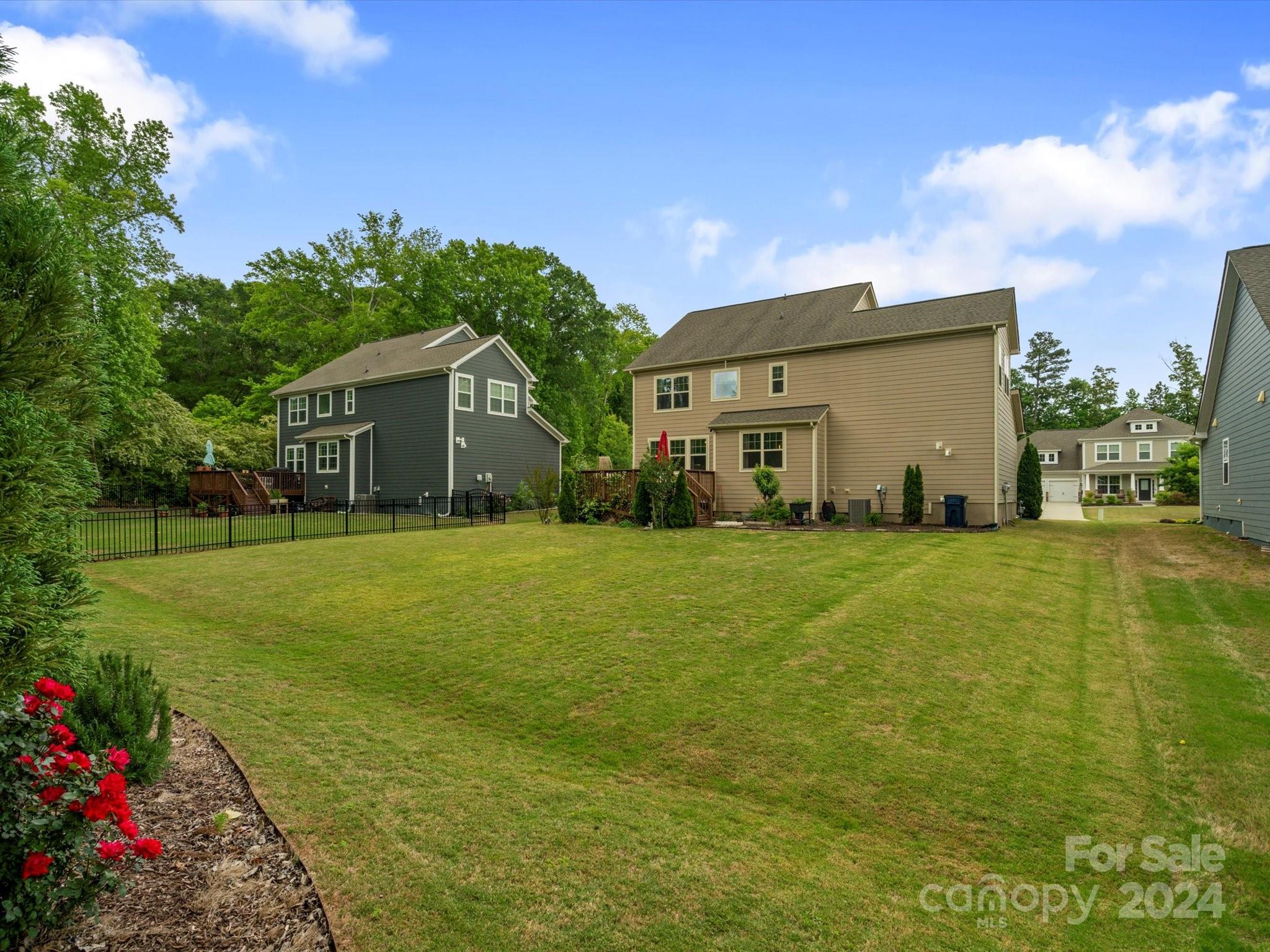 The Retreat At Rayfield - Residential