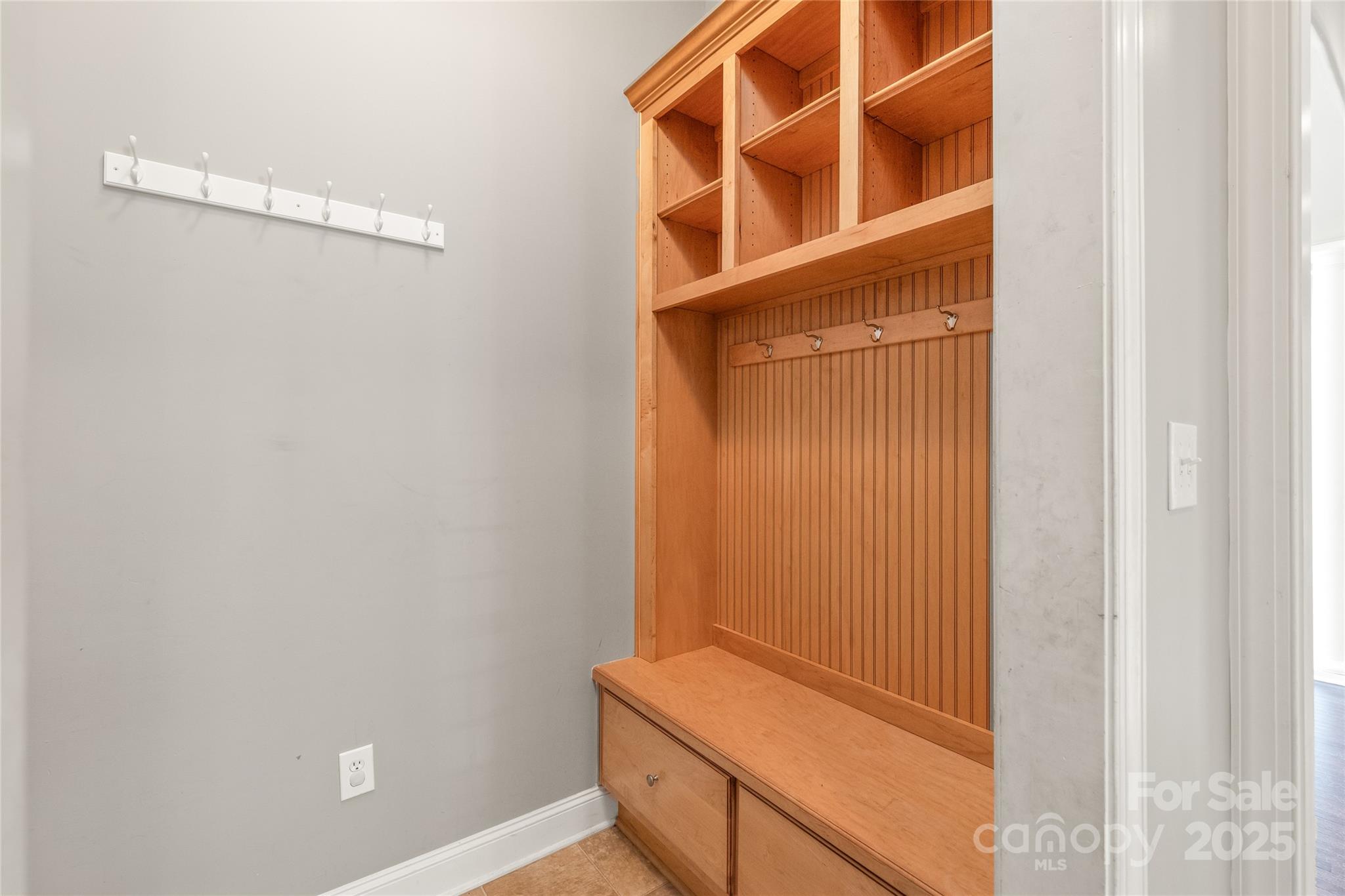 Locust Valley - Residential