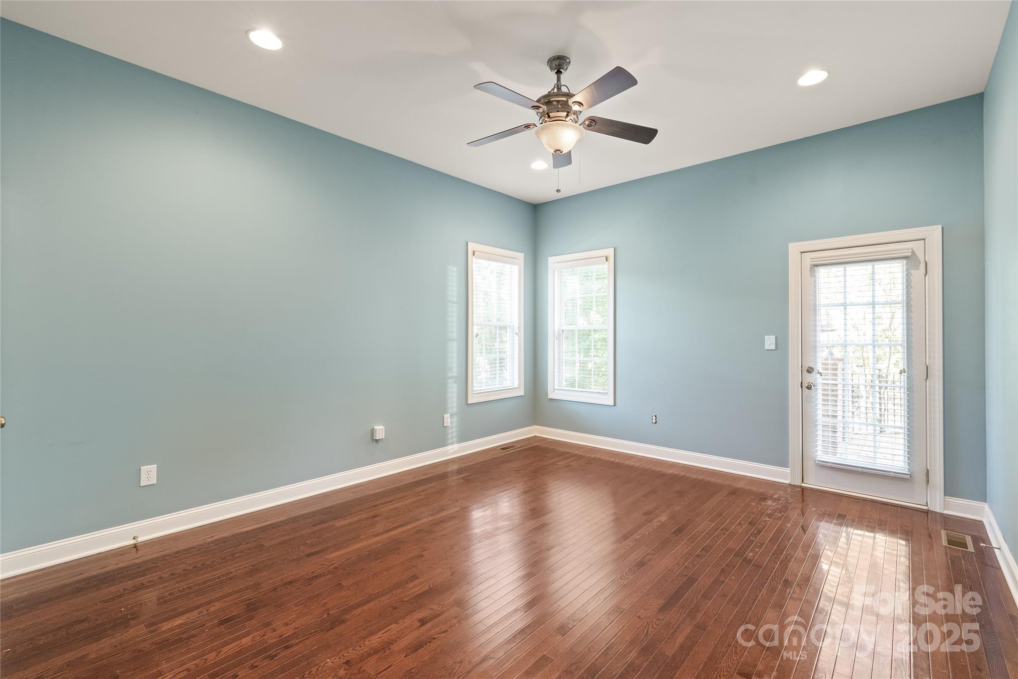 Locust Valley - Residential