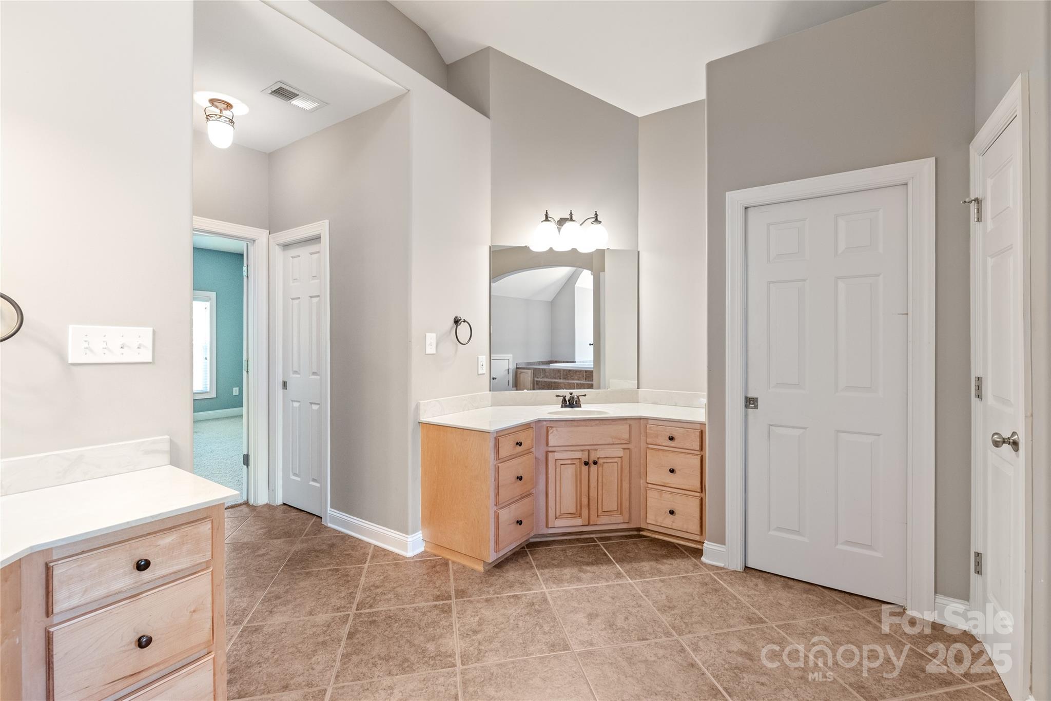 Locust Valley - Residential