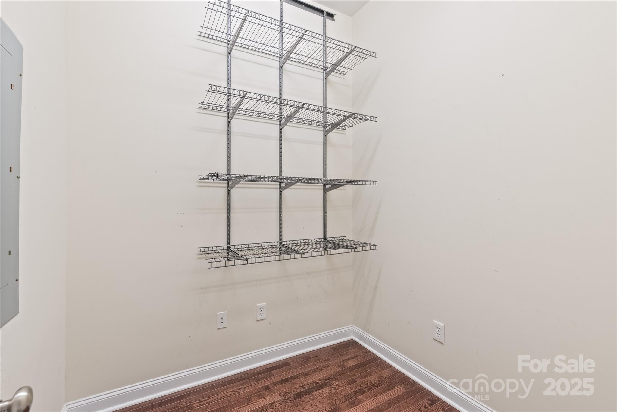 Locust Valley - Residential