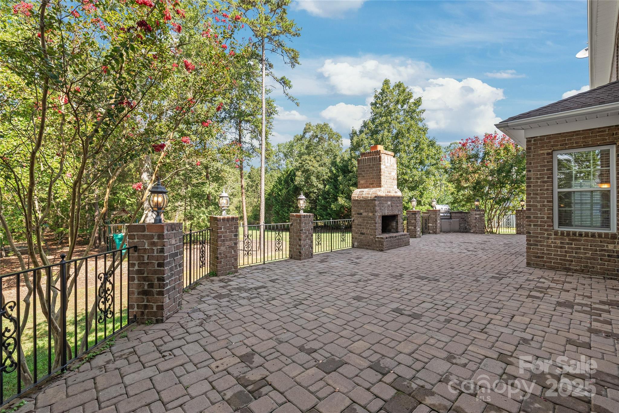 Locust Valley - Residential