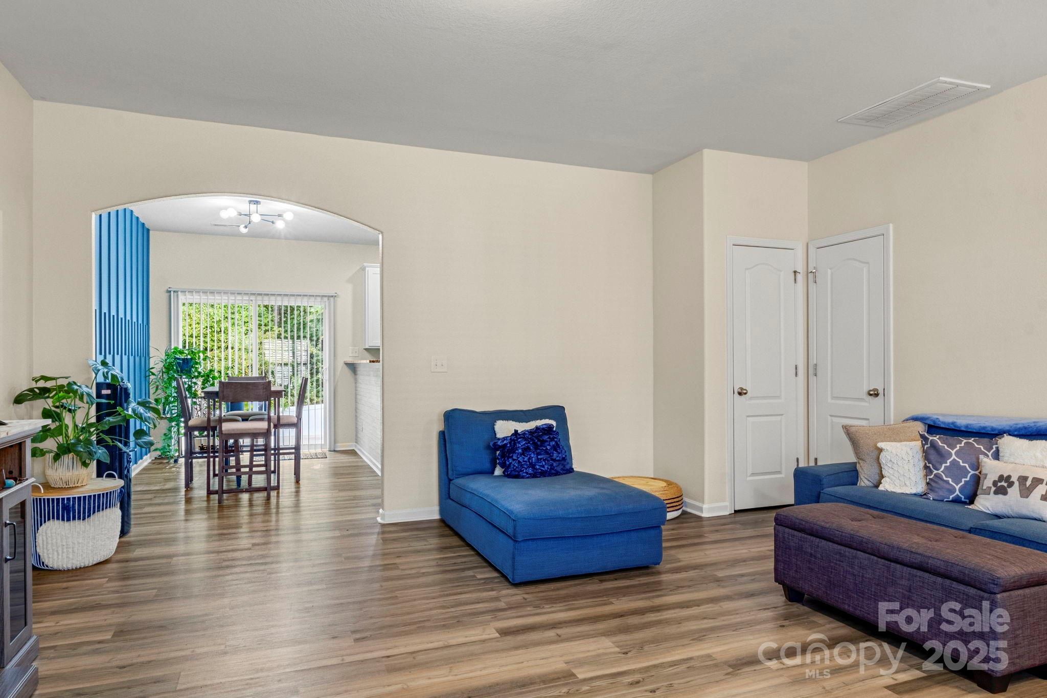 7621 Mockernut Drive