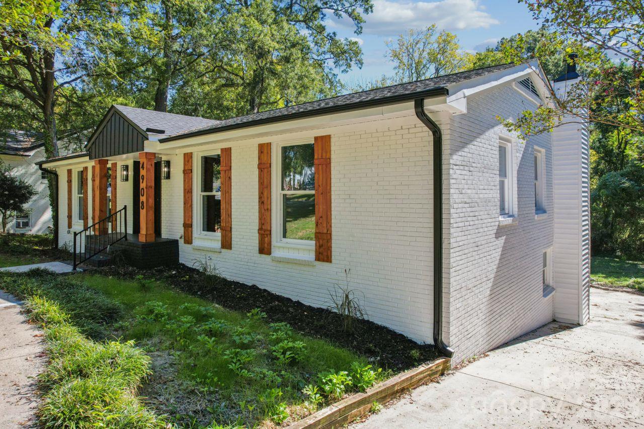 4908 Zephyr Lane