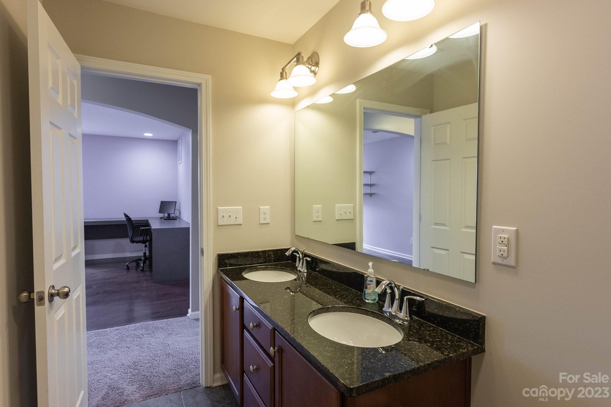 Newport Lakes - Residential