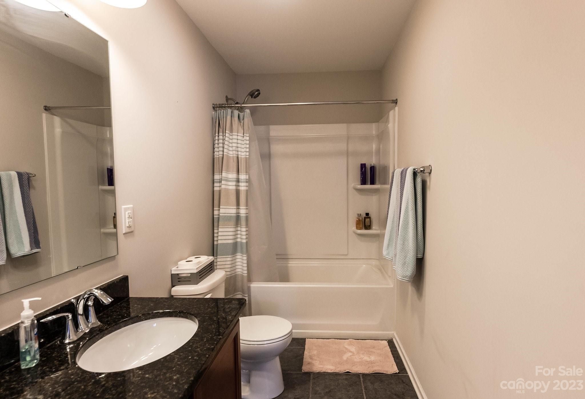 Newport Lakes - Residential