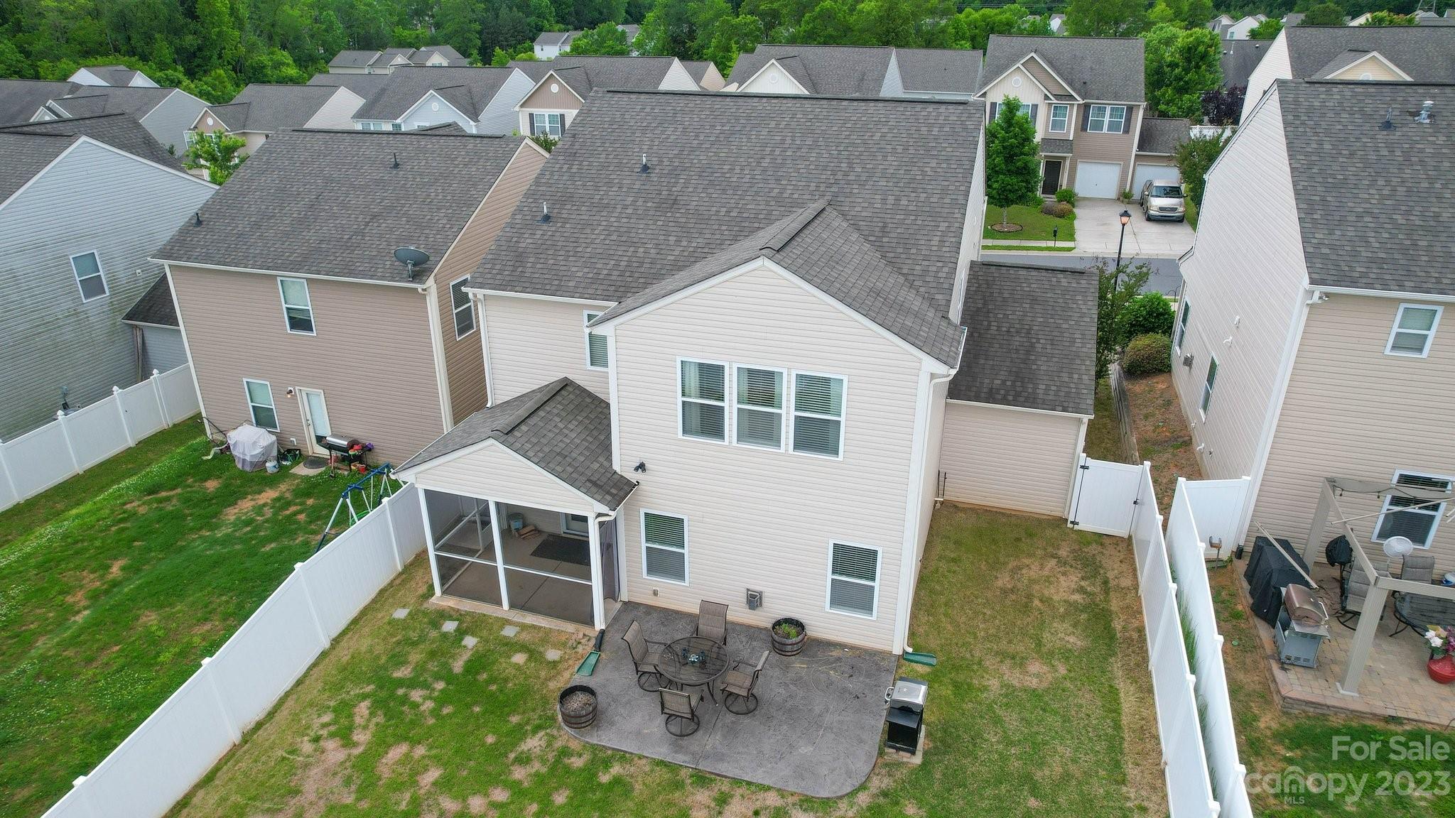 Newport Lakes - Residential