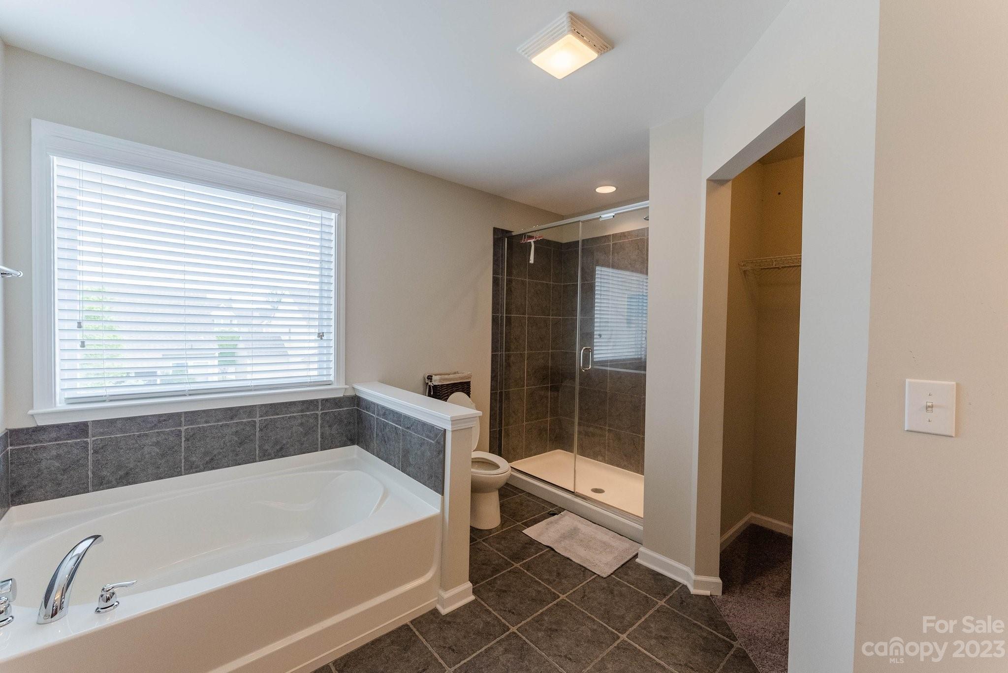 Newport Lakes - Residential