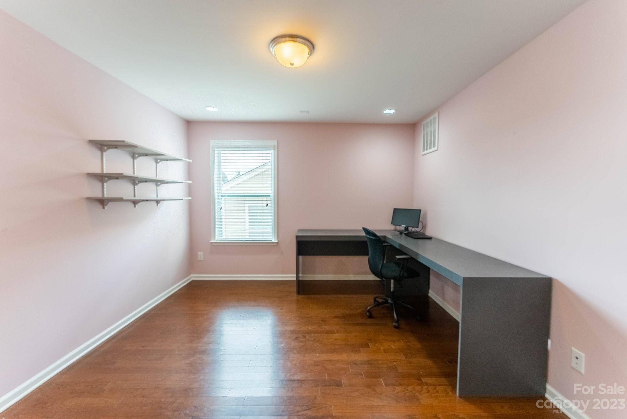 Newport Lakes - Residential