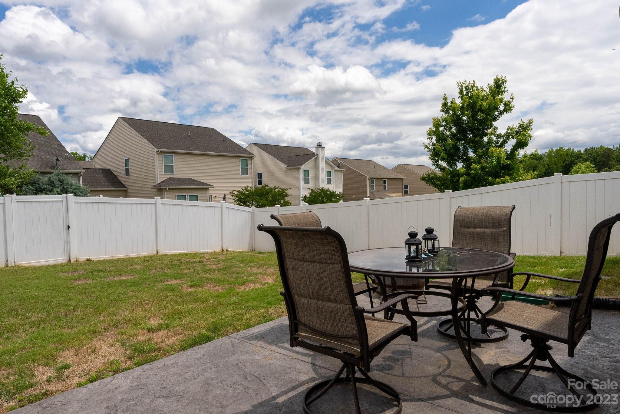 Newport Lakes - Residential