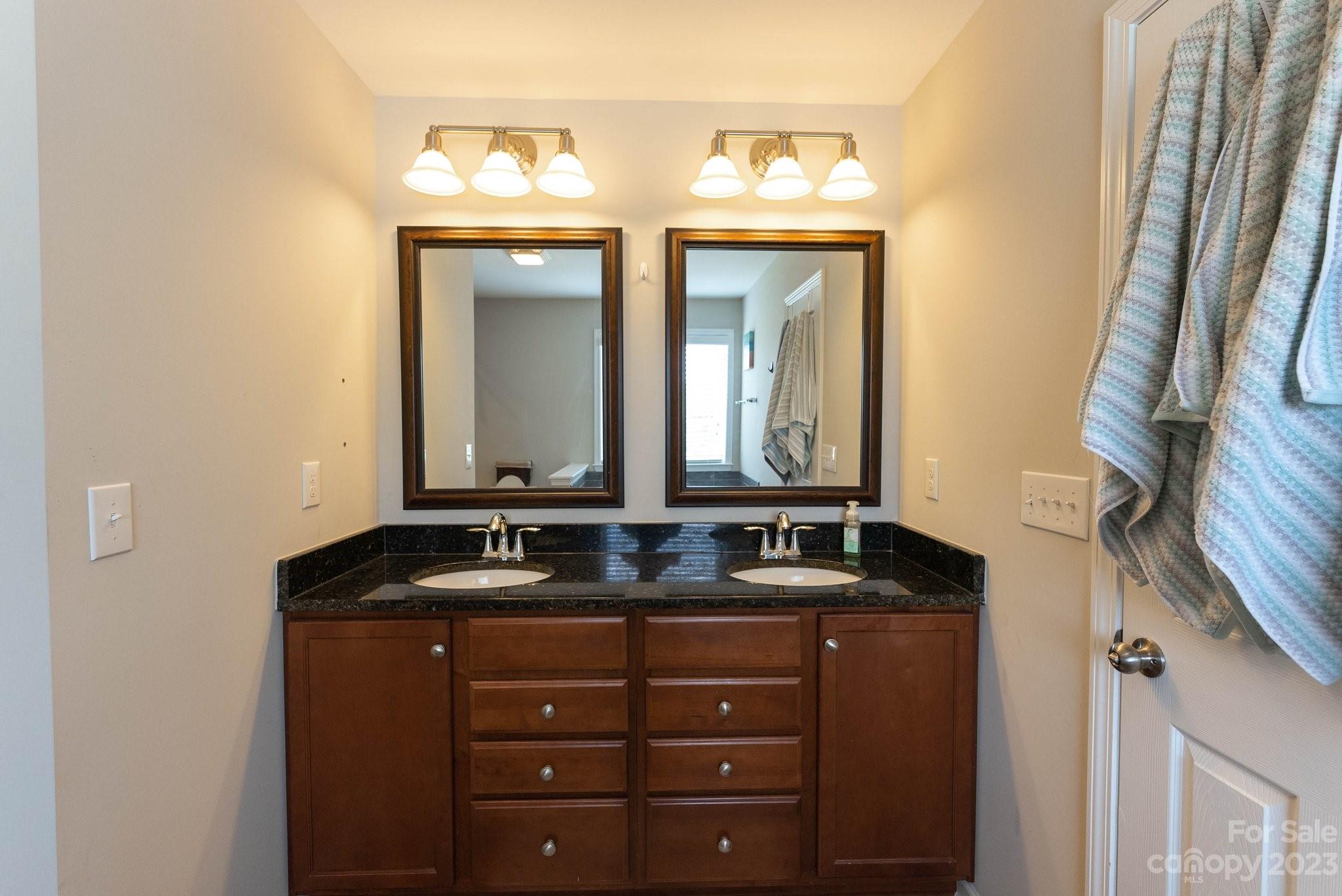 Newport Lakes - Residential