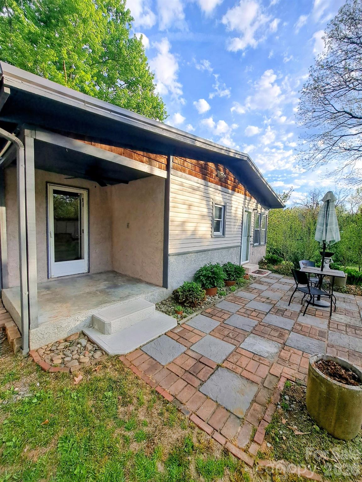 Linda Vista - Residential Income