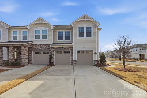 Photo of 11110 Chalkbark Lane, Charlotte, NC 28262 (MLS # 4354402)