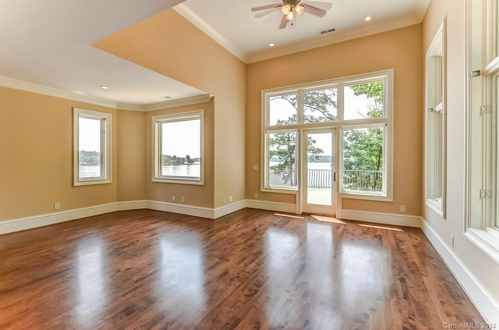 The Peninsula - Residential