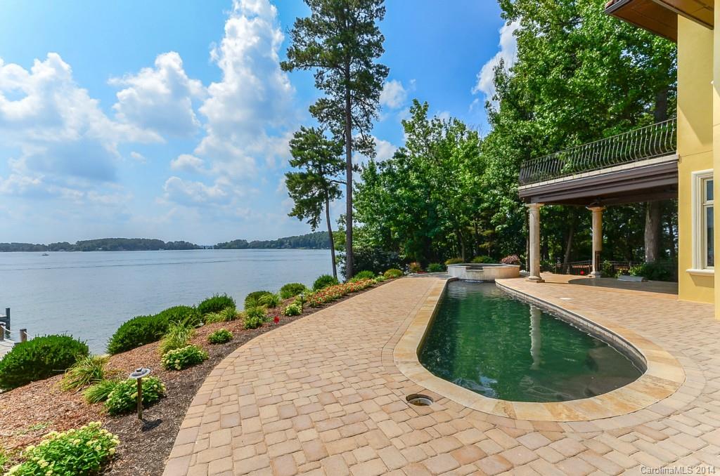 The Peninsula - Residential