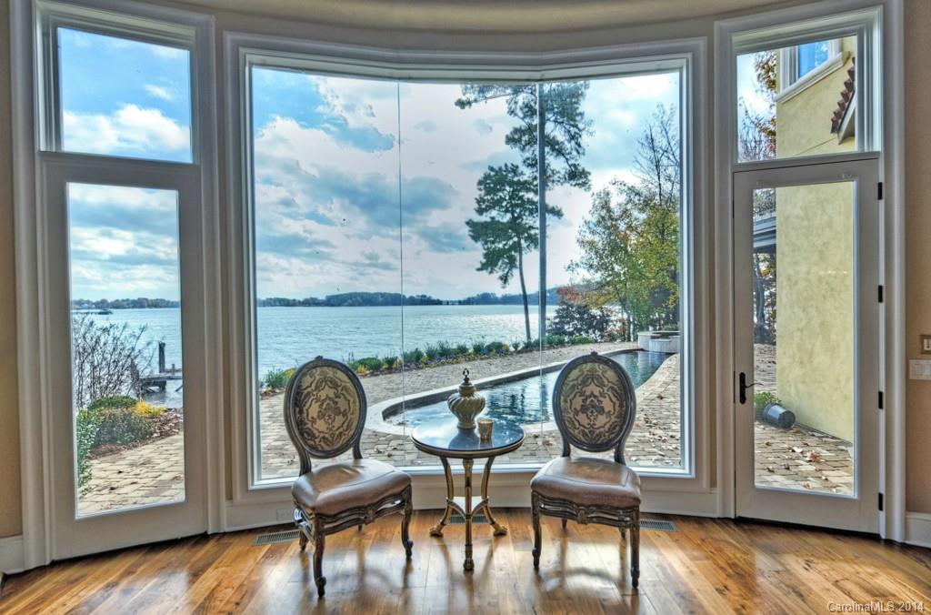 The Peninsula - Residential