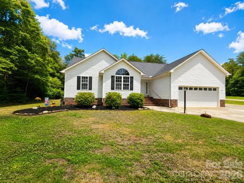 Photo of 4583 Shawnee Court, Maiden, NC 28650 (MLS # 4386002)