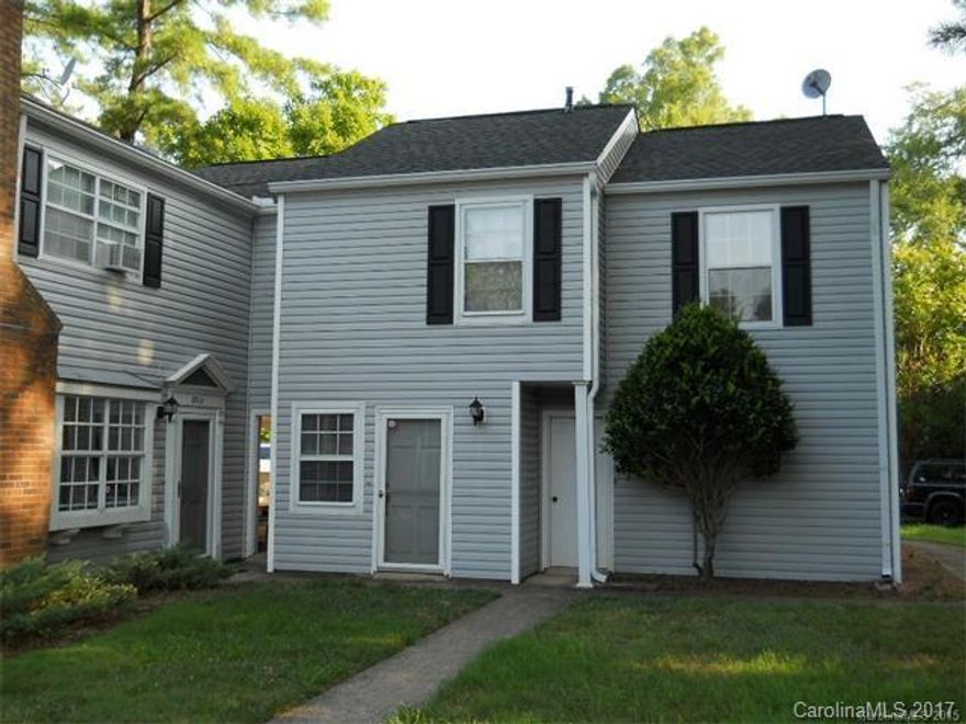 2 Bedroom 2 Bath townhome close to everything. Minutes to 485 and located halfway between Ballantyne and South Park , this townhome offers lots of storage, open kitchen area with nice living space. The EXTRA large deck is perfect for relaxing and entertaining.