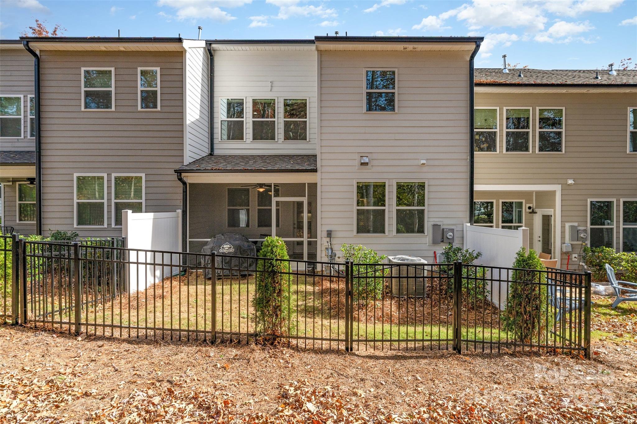Washam Potts Townhomes - Residential