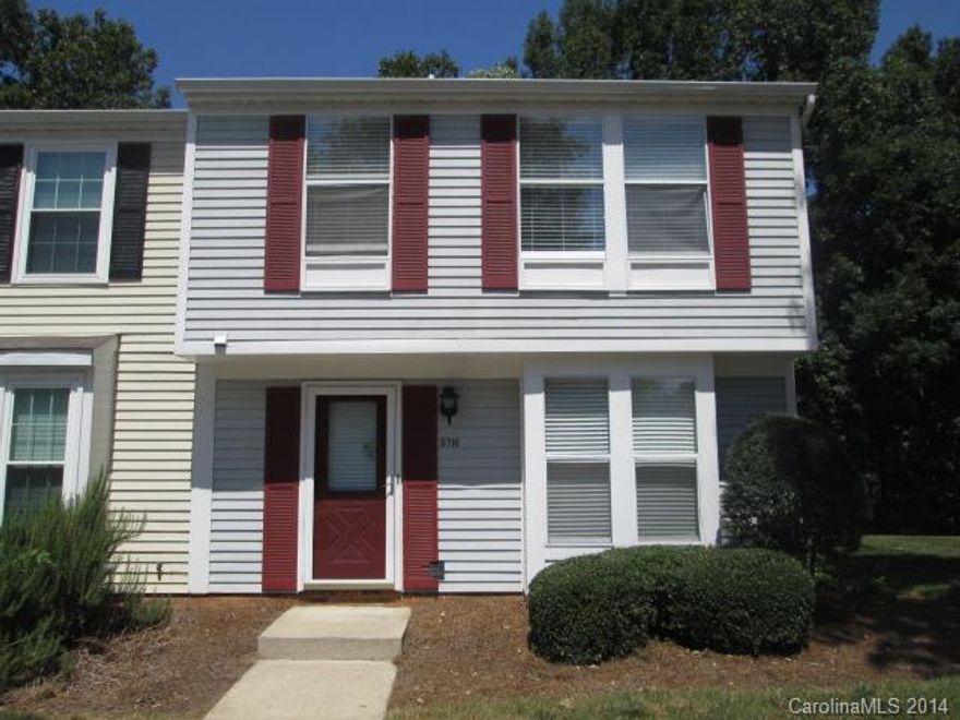 Large 1160 square foot 2 bedroom 1.5 bath townhome located in the Mint Hill area. Appliances, fireplace, and privacy fence. Walk Score: 34 (car dependent).