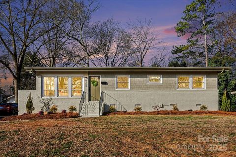 6738 Starcrest Drive Charlotte NC 28210