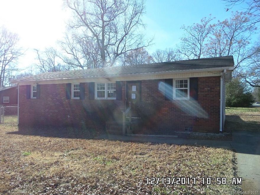 Affordable brick ranch with large rooms.  Ample deck leads to fenced back yard.  Formal living room and large 11' x 18' family room.  See attachment for PAS requirements and WFHM offer submittal information in MLS document section. Please submit all offers to the listing broker/agent.