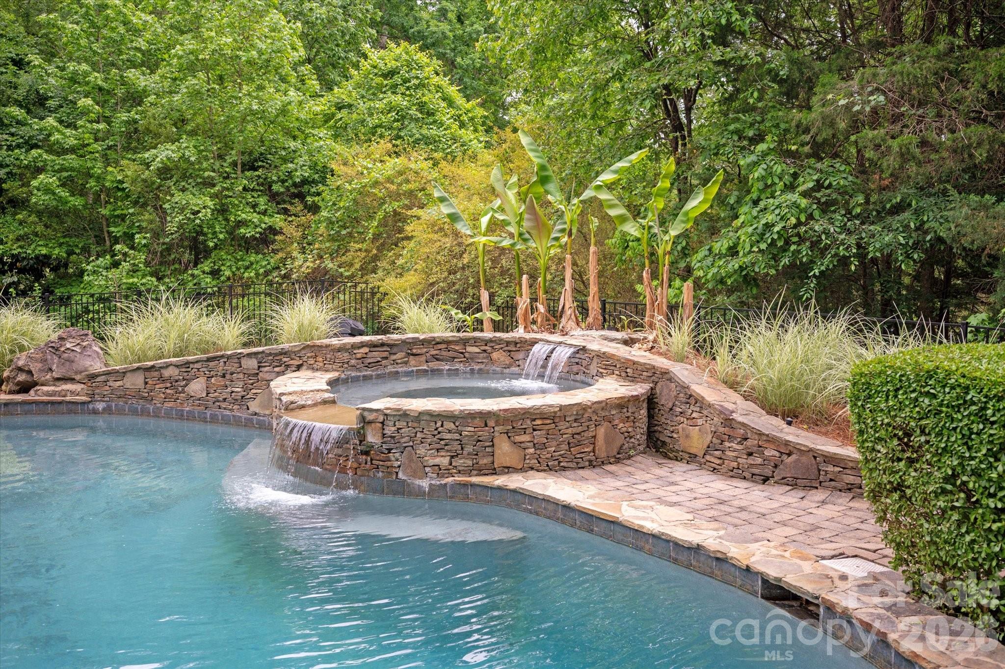 8801 Nellie Lane
