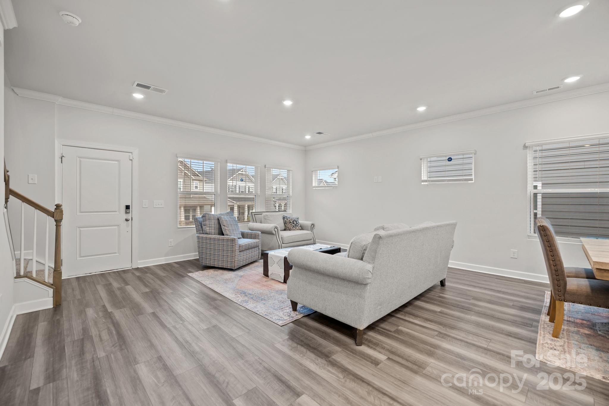 11040 Broadbent Court