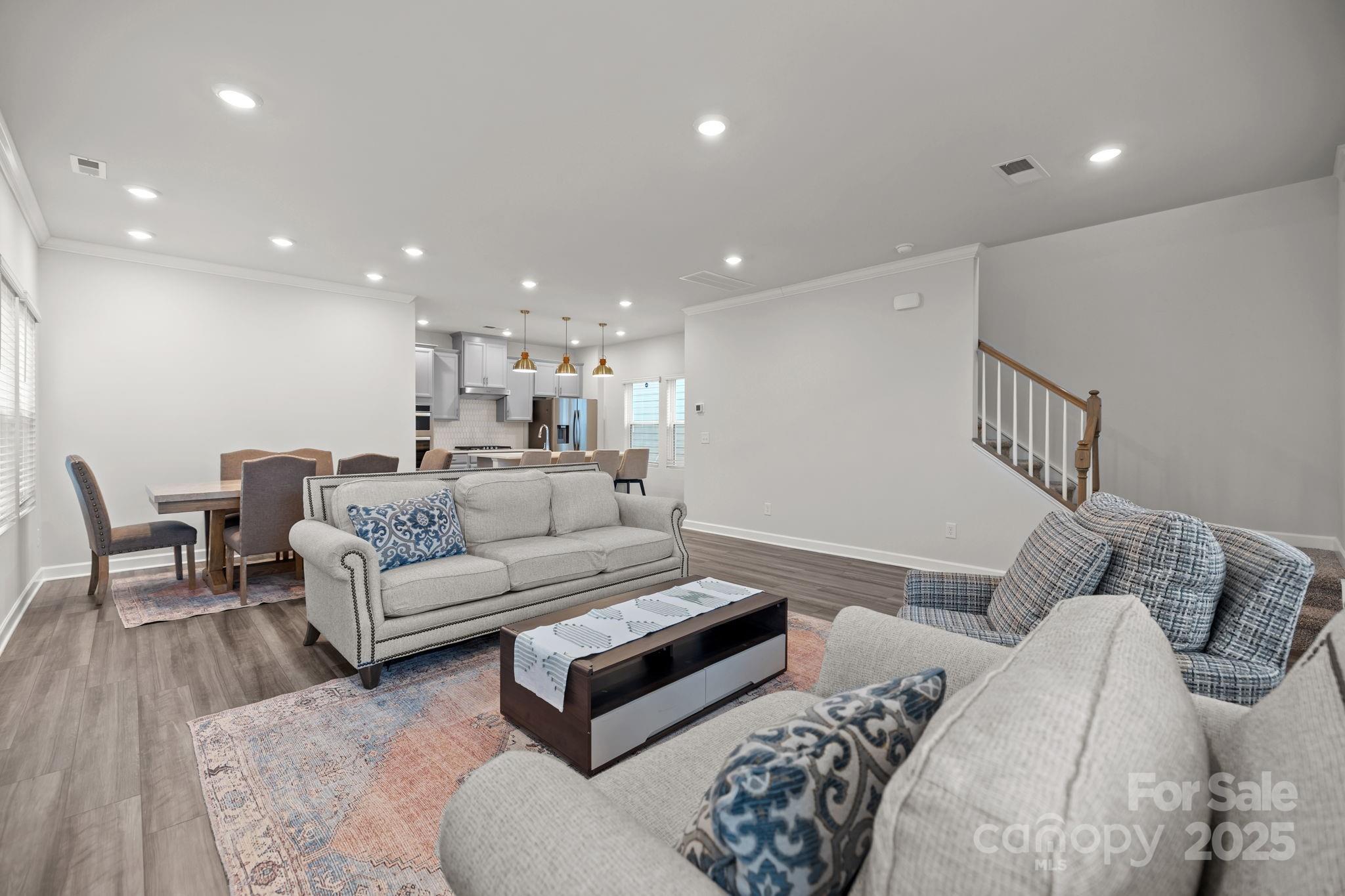 11040 Broadbent Court