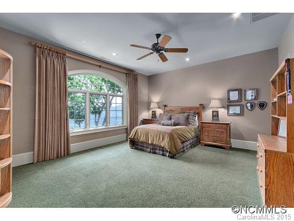 Reynolds Mountain - Residential