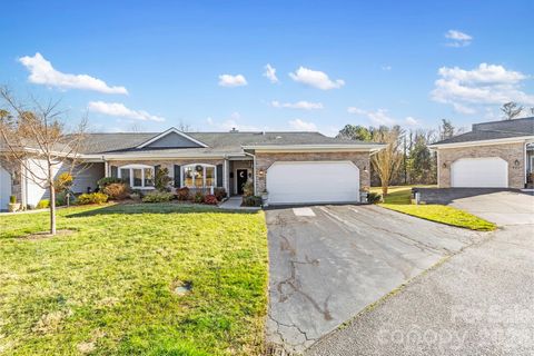 24 Country Meadows Lane Hendersonville NC 28792