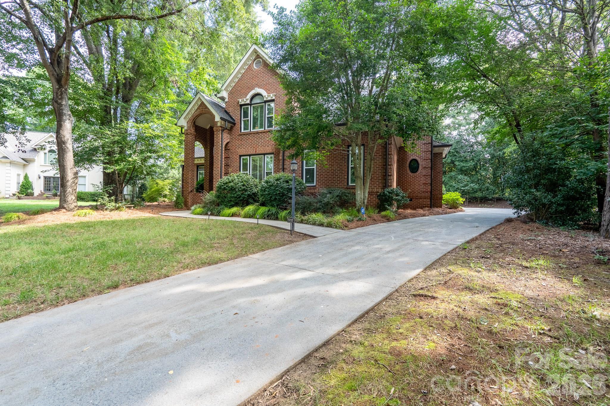 5201 Jupiter Hills Court