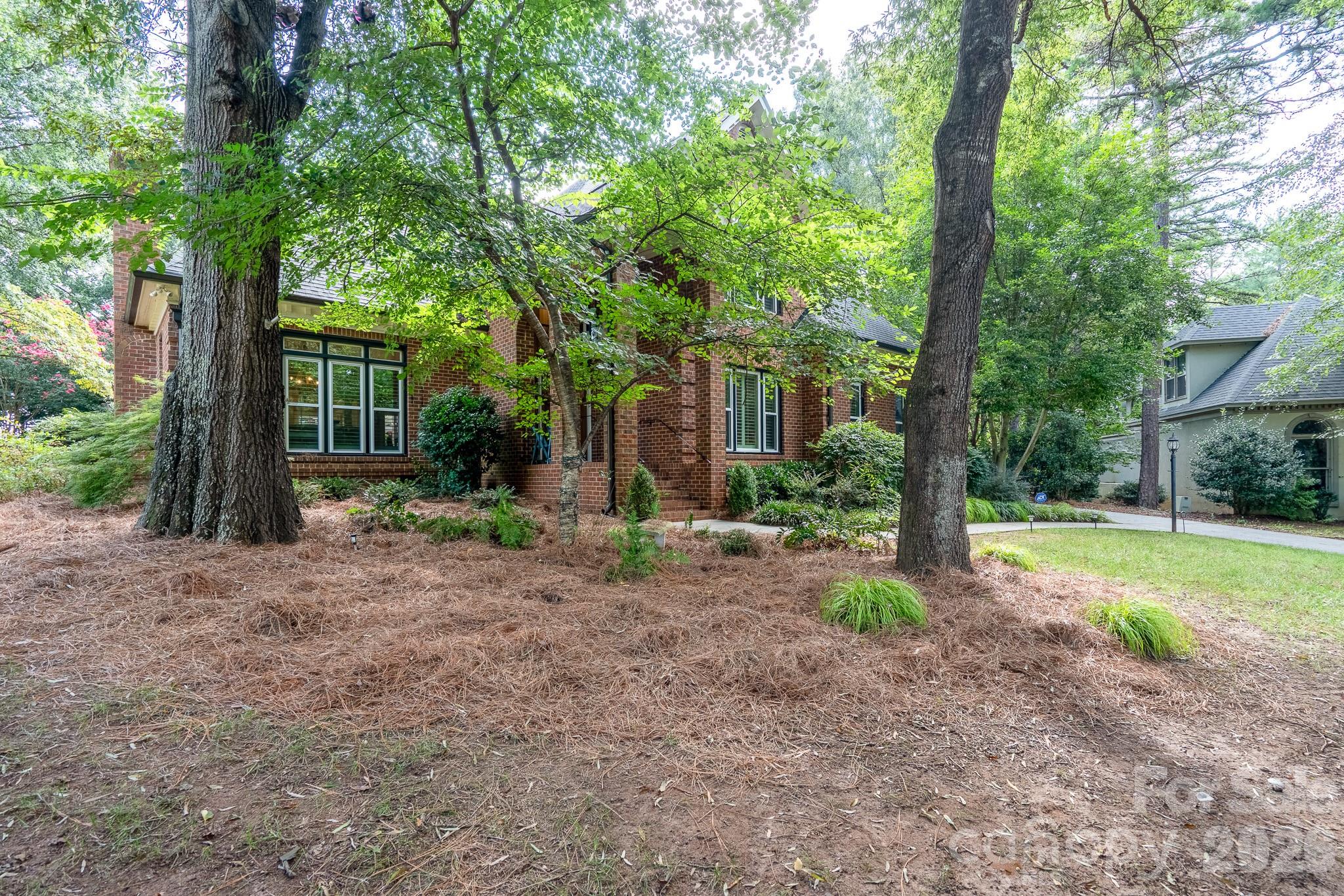 5201 Jupiter Hills Court