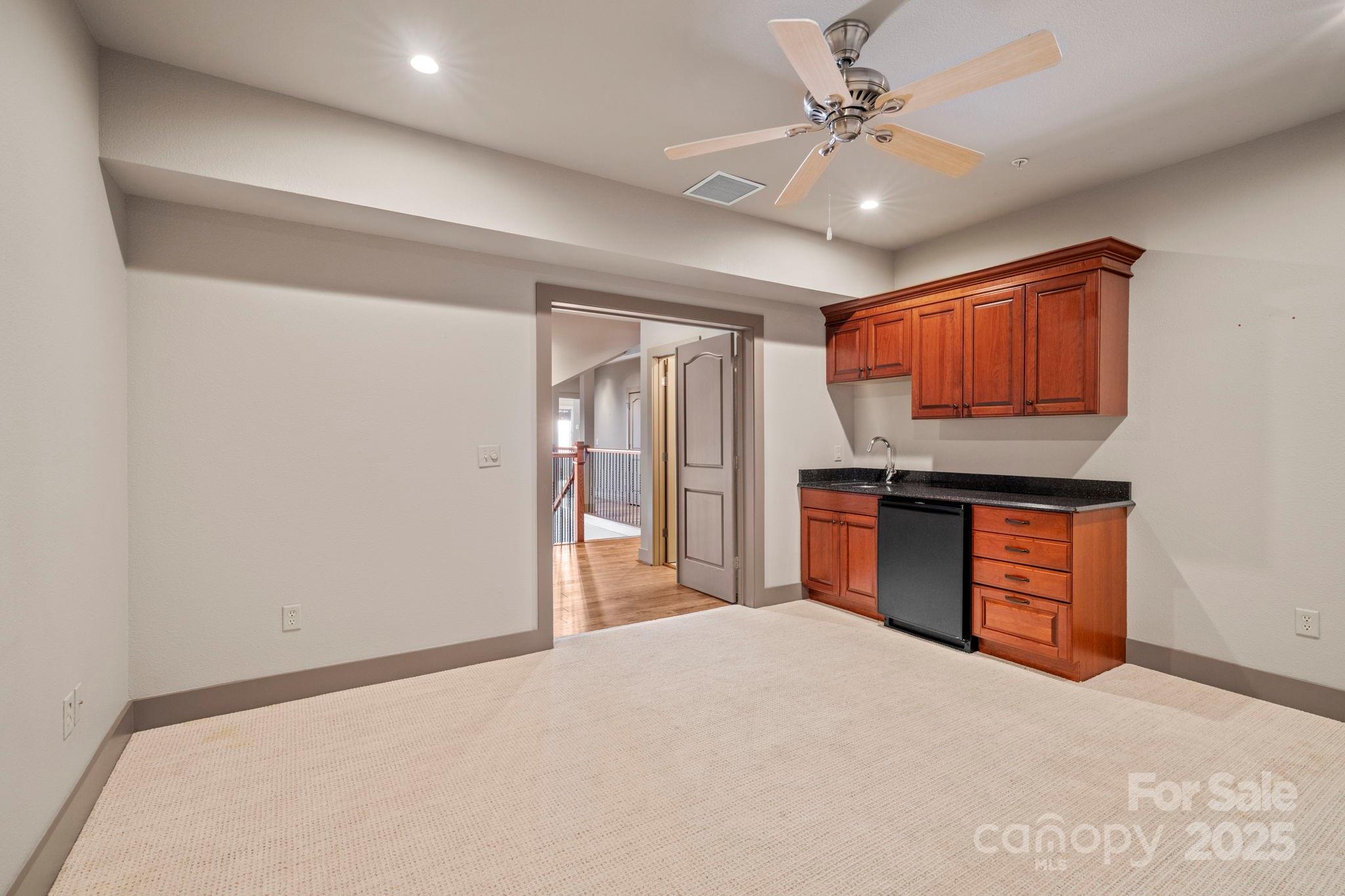 Cirrus Condominiums - Residential