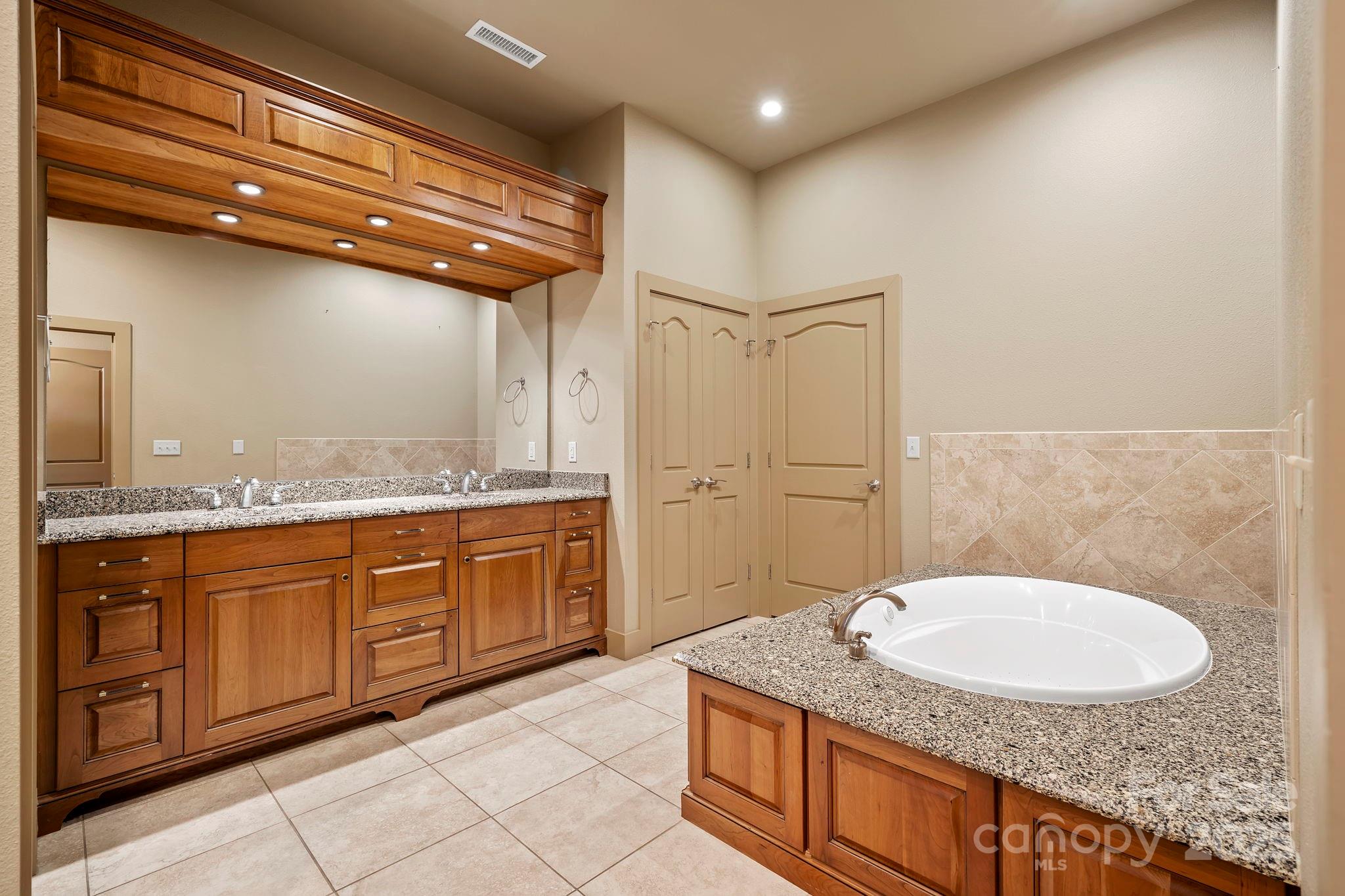 Cirrus Condominiums - Residential