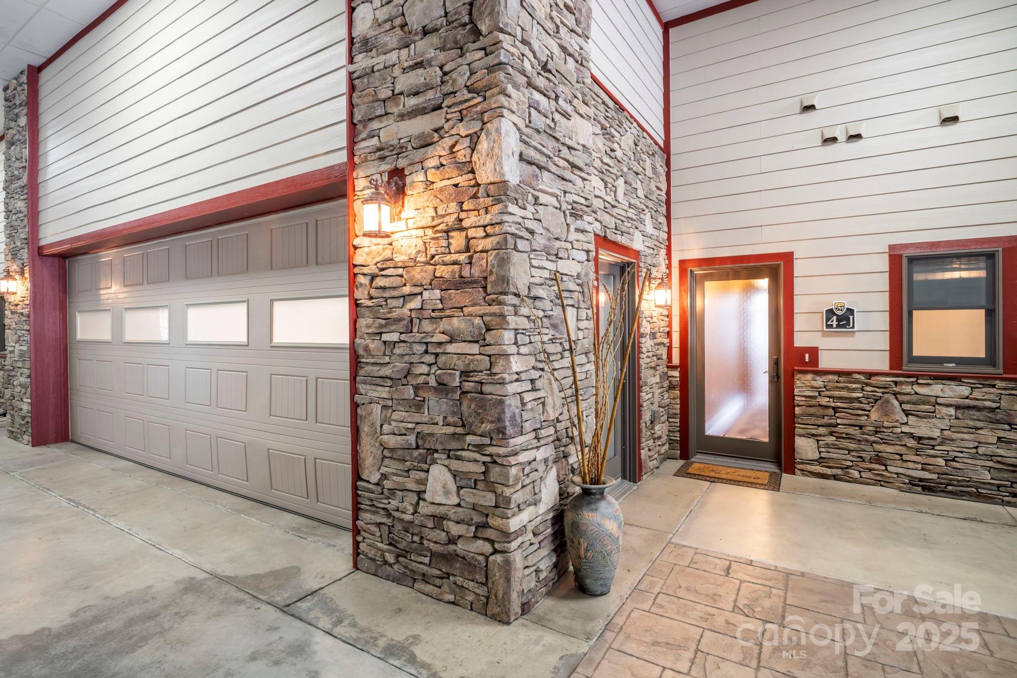 Cirrus Condominiums - Residential