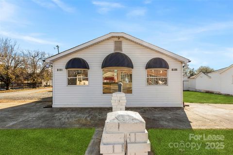 Photo of 8320 Fairview Road, Mint Hill, NC 28227 (MLS # 4329358)