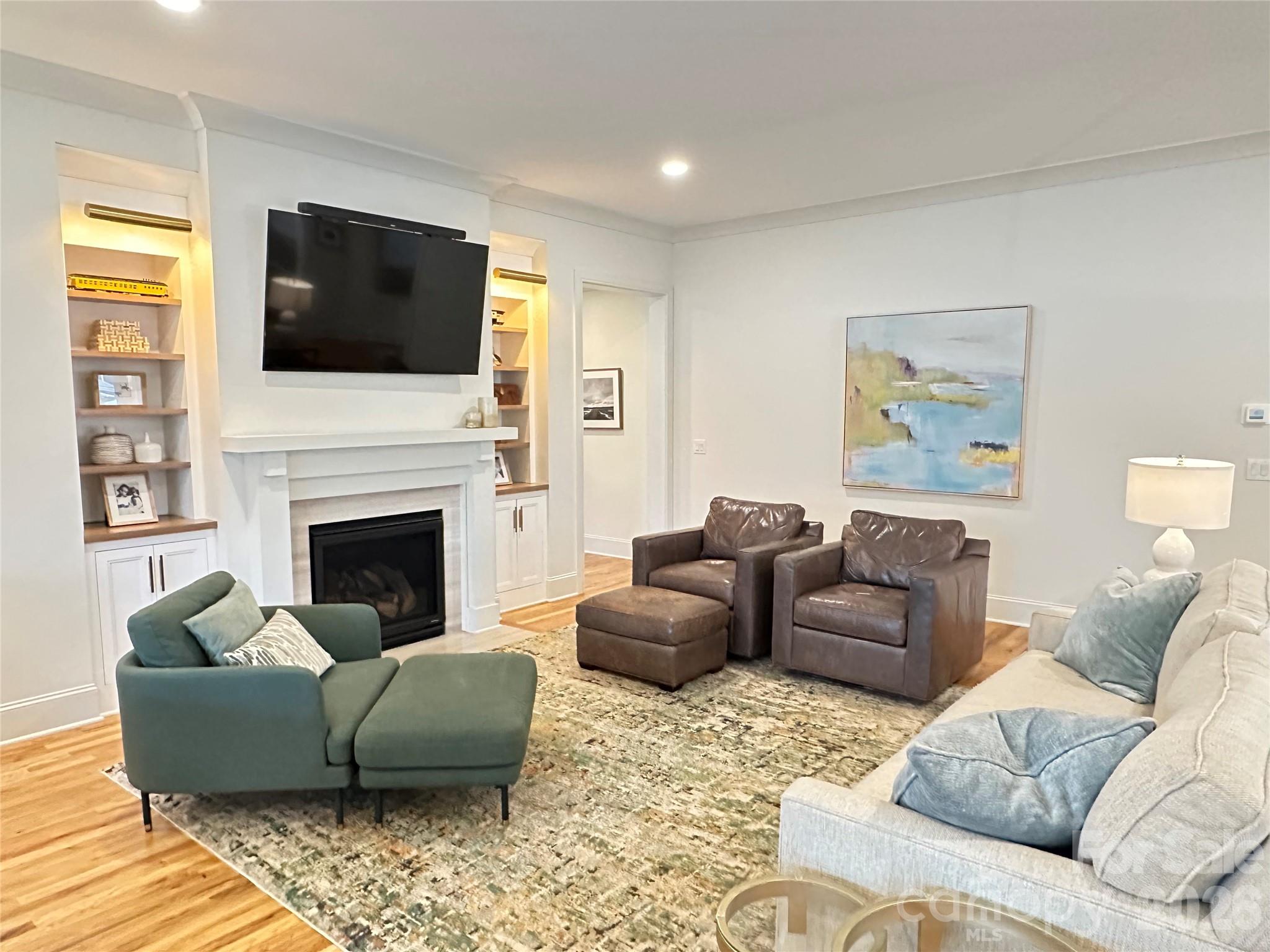 1312 Hazelhurst Avenue