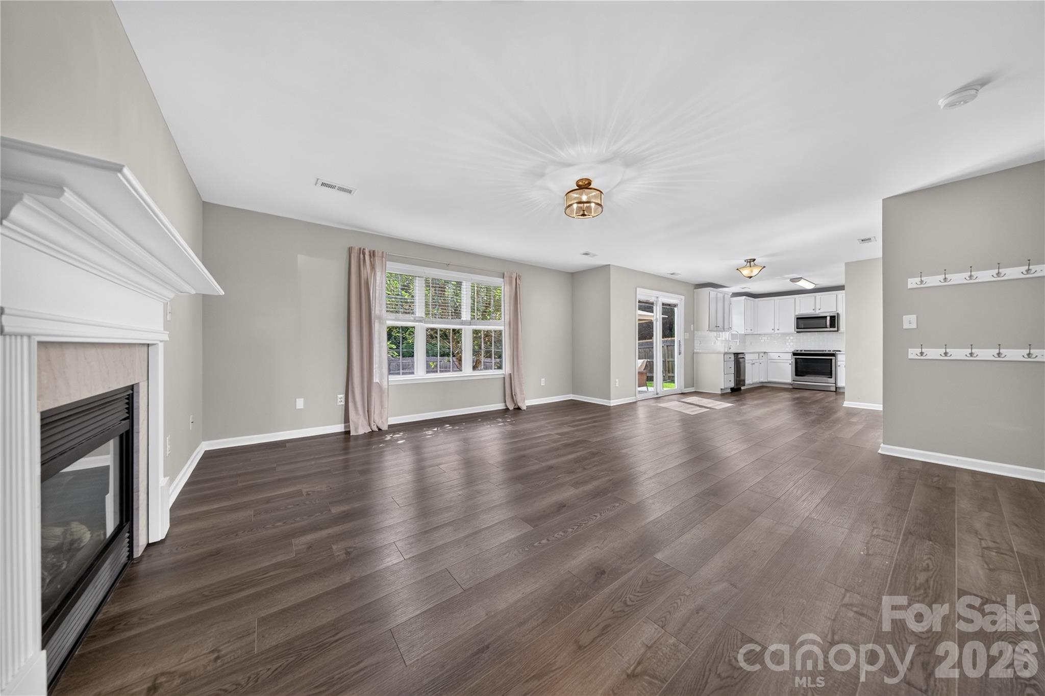 1505 Hollythorne Drive